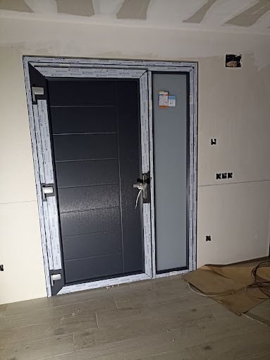 cerrajeria zapardiel puertas imitacion madera 6 - Aluminio y PVC